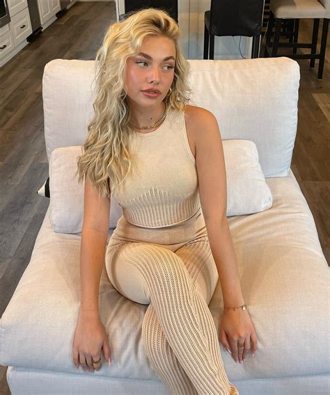 Alexa Tiziani biography, 29 Photos, Age, Height, Real Name, Instagram