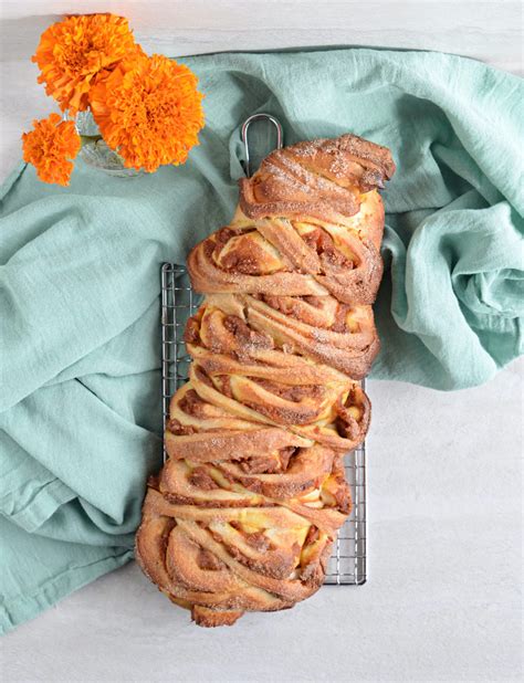 The Best Easy Sweet & Spiced Pumpkin Babka Recipe - Prep + Rally