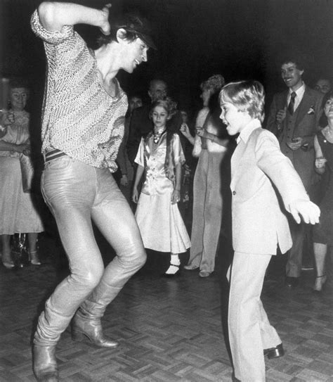 Wonderful Photos Of Famous Faces Dancing At Studio 54 - Flashbak