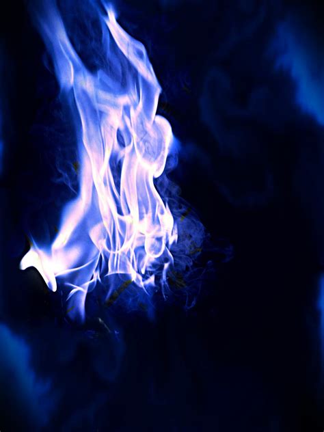 What's NEW??: Wallie 2: Some wallpapers for you guys..