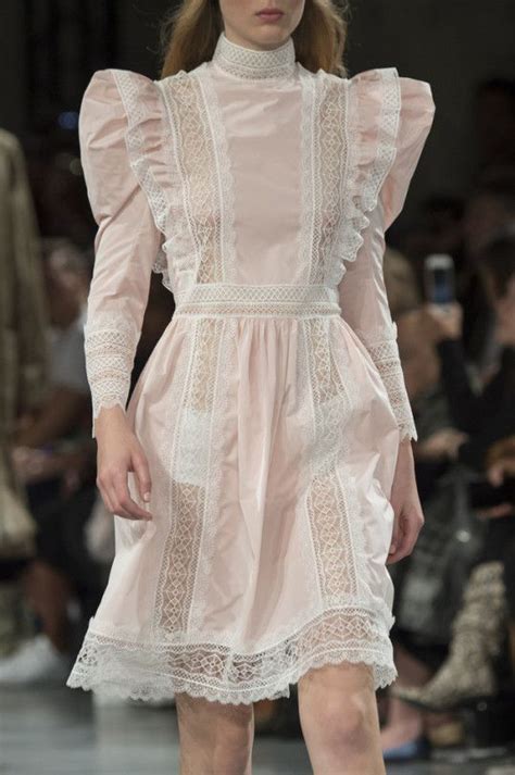 moschino-s | Fashion, Couture fashion, Runway fashion