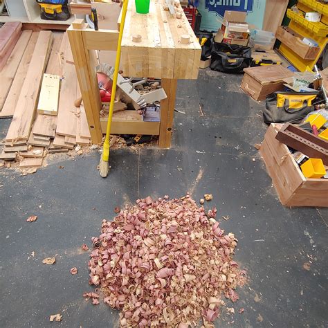 "Cedar and Oak Shavings: A Study in Smells" : handtools