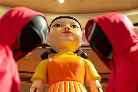 Petrifying 'Squid Game' Doll Has Landed in Sunway Pyramid and is Ready ...