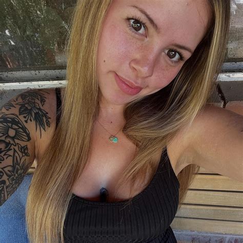 Shesbellareacts