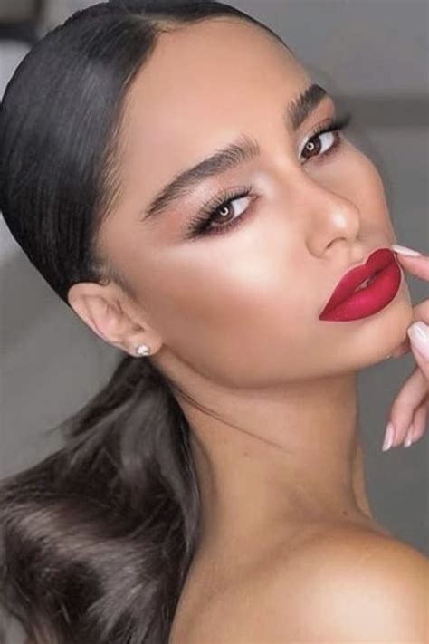 9 Biggest Makeup Trends for 2021-2022 - Your Classy Look