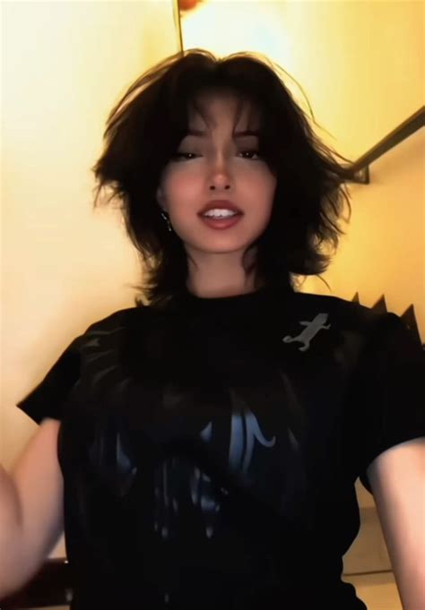 𝐏𝐫𝐨𝐭𝐡𝐞𝐦𝐞 🖤🦢 in 2025 | Pretty asian, Curvy celebrities, Instagram famous