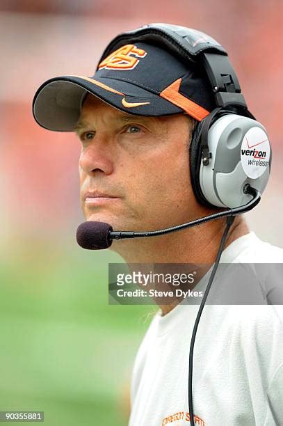 Mike Riley Coach Photos and Premium High Res Pictures - Getty Images