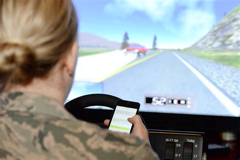 DANGER: Distracted driving ahead! > Wright-Patterson AFB > Article Display