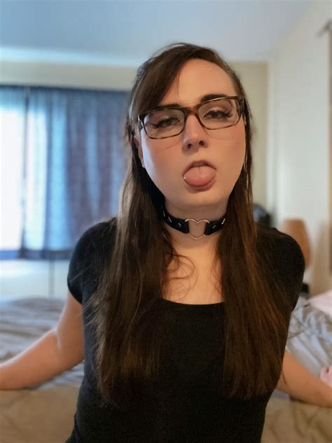 I want your cum... in my mouth... | Scrolller