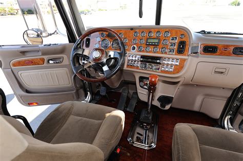 Peterbilt 389 Interior Accessories | Brokeasshome.com