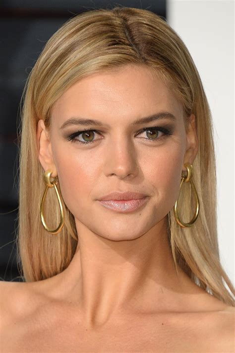 Kelly Rohrbach - Biografía, mejores películas, series, imágenes y