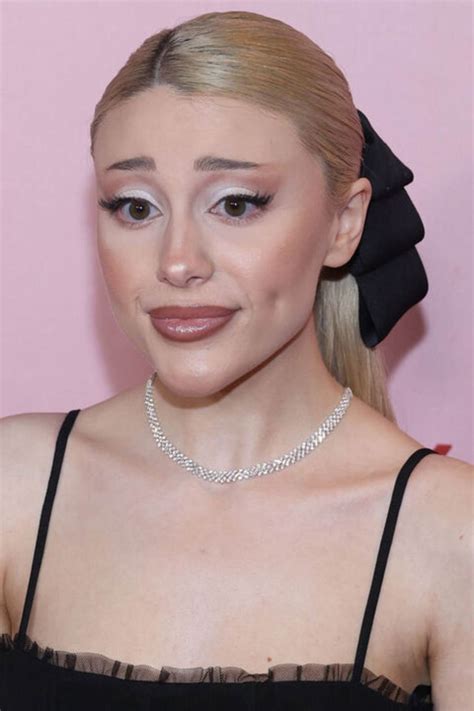 Ariana Grande’s withering response to impersonator who sparked fan