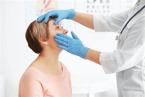 Coçeira No Olho O Que Fazer - Coceira nos olhos: 10 causas comuns (e o que fazer) - Tua Saúde