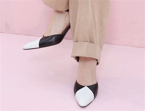 gracie abrams reverses chanels cap toe pumps  spring  couture