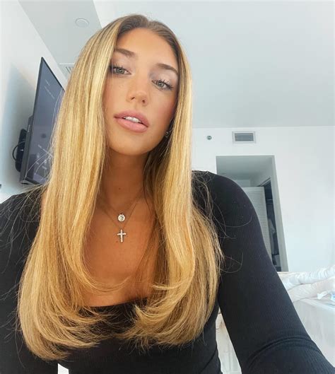 Lily B | Capri get out of bed | Instagram