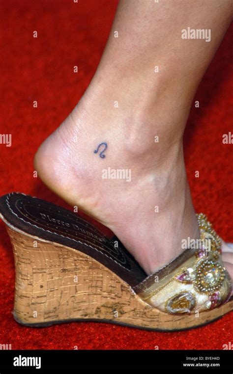 Hayden Panettiere Tattoo On Foot