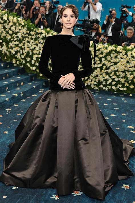 Met Gala Red Carpet Arrivals 2025: See Every Look [PHOTOS]