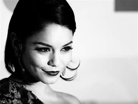 3840x2906 Resolution Vanessa Hudgens black and white wallpaper