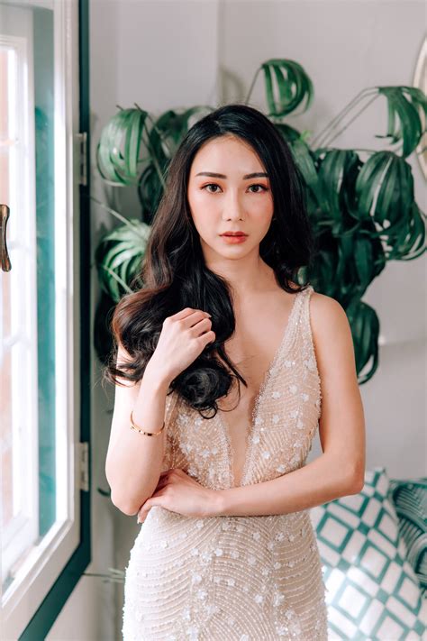 Get Your Bridal Glow On! Top 2023 Wedding Makeup Trends to Try