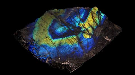 Labradorite Properties and Meaning + Photos | Crystal Information