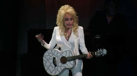 Dolly Parton - Jolene - Live @ The Hollywood Bowl 10-1-16 in HD - YouTube