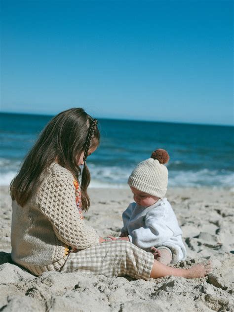 DANNI | ⛅️ winter mornings at the beach making memories | Instagram