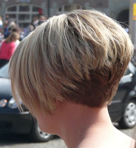 wedge haircut  view nibhtcircle
