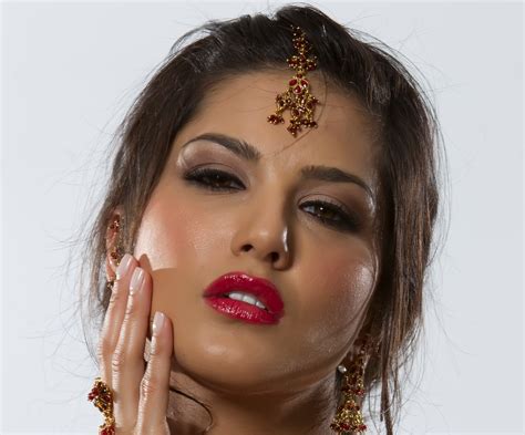 Sunny Leone HD Wallpapers Group (50+)