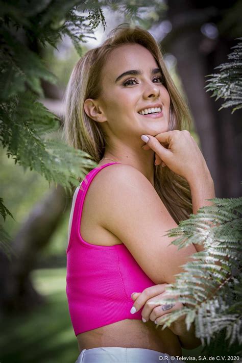 Gala Montes regresa a Univision con La mexicana y el güero