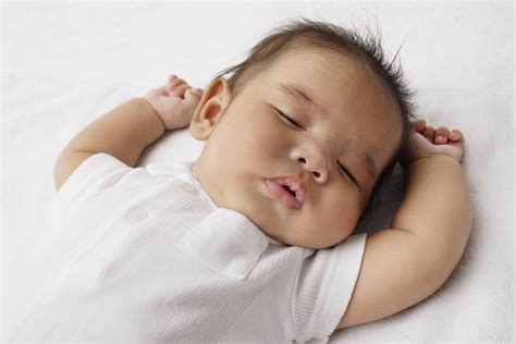 Baby Sleep Regression Ages - Smart Sleep Coach by Pampers™