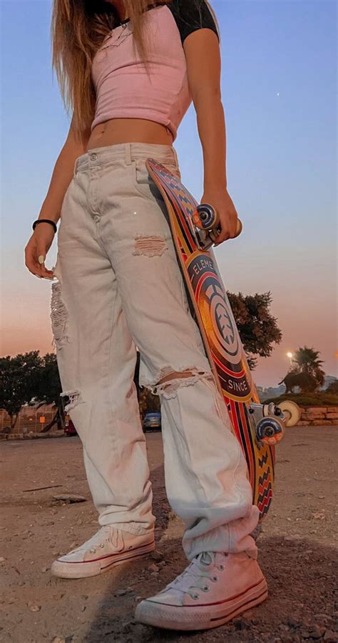 Skater girl outfit | Скейт девушка, Стиль скейтера, Девушка на скейтборде