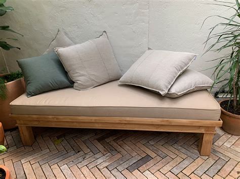 Finding The Perfect Outdoor Bench Seat Cushion in Australia