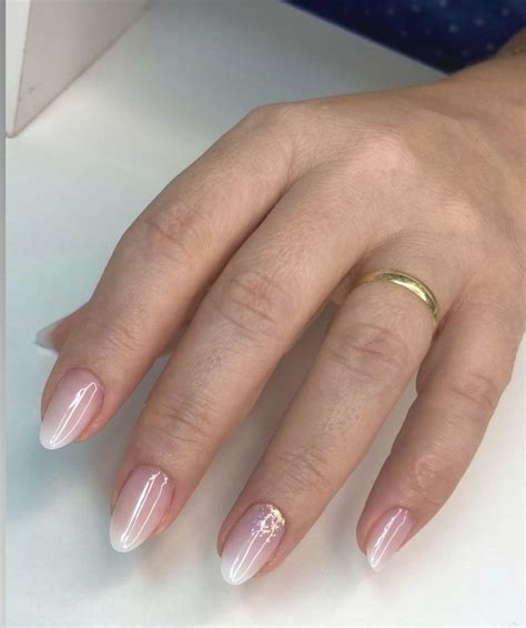 Unha De Gel Natural Curta - Unha em gel natural almond | Unhas nude amendoadas, Unha oval curta ...