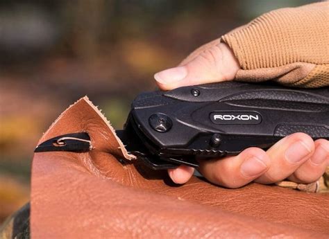 The Roxon Spark Packs 14 Tools for Indoor and Outdoor use