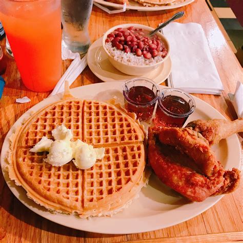 Roscoe's Chicken & Waffles (Hollywood) | Portico