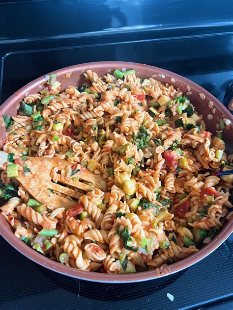 laura lux 🦖🪐 on Twitter: "happy to be home and back in the kitchen