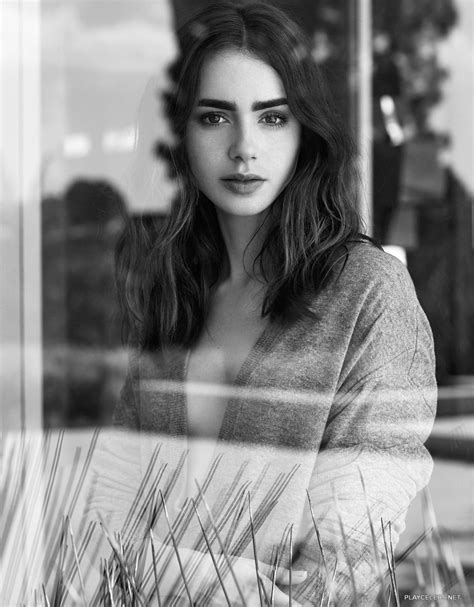 Lily Collins Nude And Sexy Photos - PlayCelebs.net