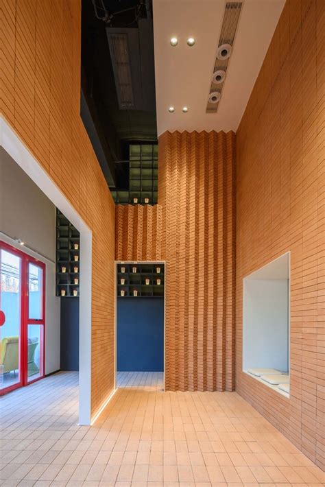 Gallery of RU Coffee Shop / BE Design - 1