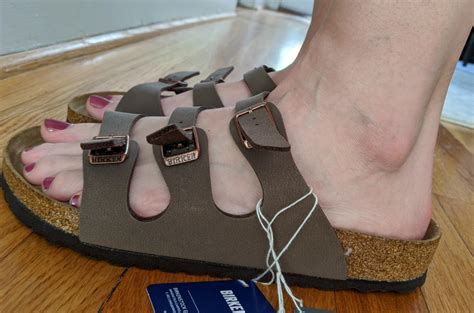 Fit Check! Two toes touch the lip when walking but the next size up