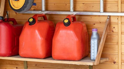 5 Simple Ways To Safely Siphon And Dispose Of Old Gasoline At Home