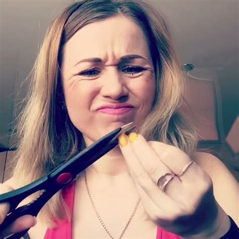 Что делать когда сломал ноготь?)))выход найден😂 - YouTube