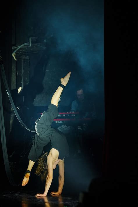 Erin Skye - Circus Artist