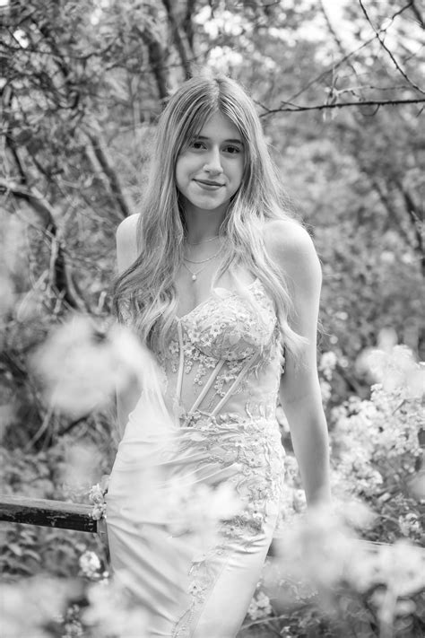 Renee Luscombe - Newfoundland Wedding & Portrait Photographer