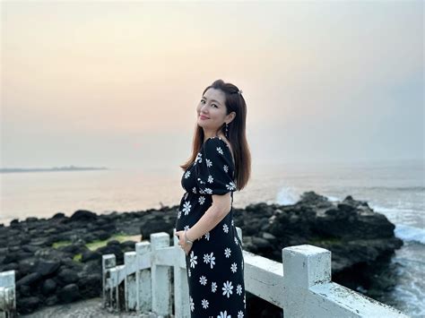 卸貨倒數！Selina產前最後一飛沖繩「挺7個月孕肚浮潛」 上岸驚覺「寶寶沒胎動」夫妻嚇壞 - 愛經驗2.0