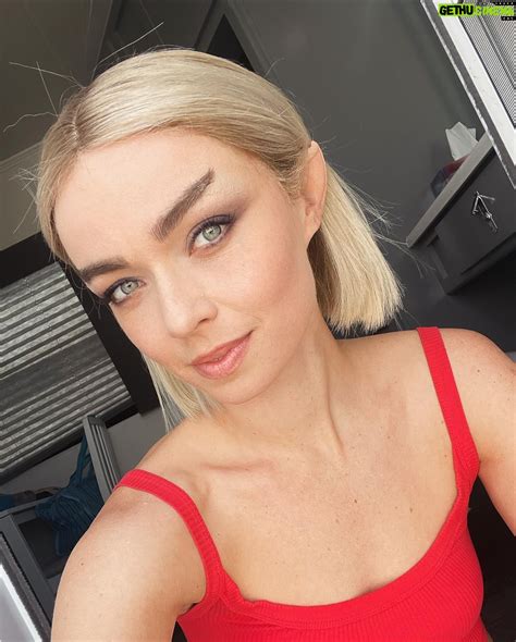 Jess Bush Wiki, Biography, Age, Gallery, Spouse and more