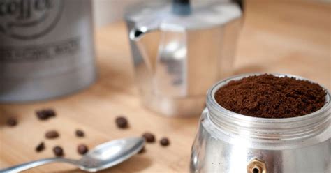 What's The Best Grind Size For A Moka Pot? Ultimate Guide! | Coffee Break Lovers