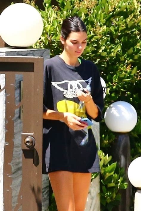 Kendall Jenner Sexy Legs in Beverly Hills 16 Pics | #The Fappening