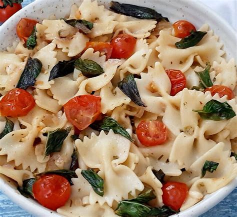 Tomato Basil Farfalle Pasta Recipe - Mads' Cookhouse