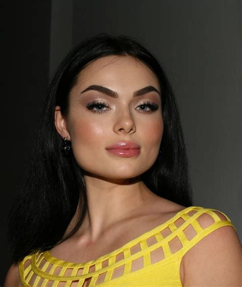 Zusje (Luxuria Astaroth) prezentuje nowy klip. Zobacz "Pierwszy śnieg"