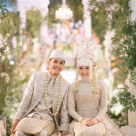 mengenal  model baju adat betawi warisan budaya dki jakarta